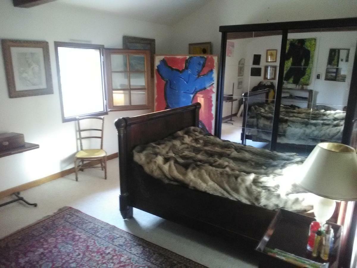 Bed and Breakfast L'Atelier Du Grison Callen Екстер'єр фото